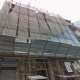Tutto ebbe per� fine nel 2010. Quell�anno l�edificio fu sgomberato: lo stabile fu infatti dichiarato pericolante. La struttura fu quindi coperta da un�impalcatura per permettere dei lavori di restauro, che per� si interruppero subito. E da allora il palazzo di via Abbrescia non fa che perdere pezzi